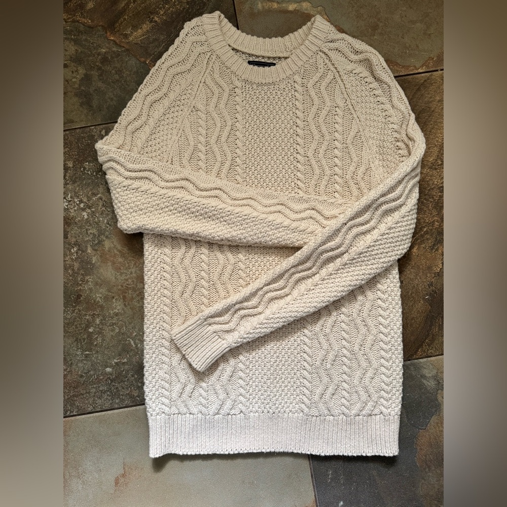 Abercrombie & Fitch Classic Cable Knit Sweater. Size S.